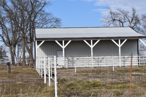 4 Reasons Why Pole Barns are the Best for Building an Equestrian Center